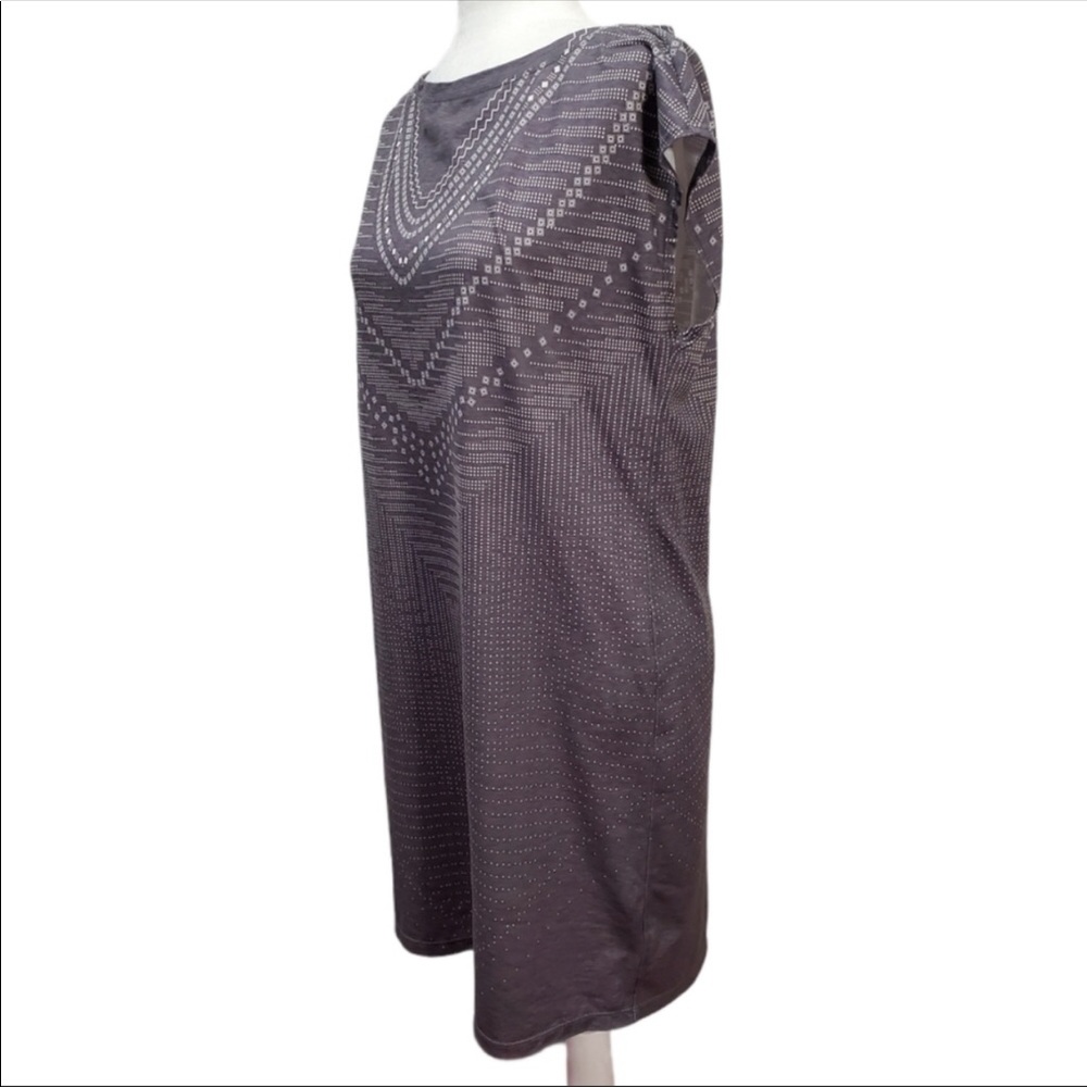 T-shirt dress - Picture 2 of 10